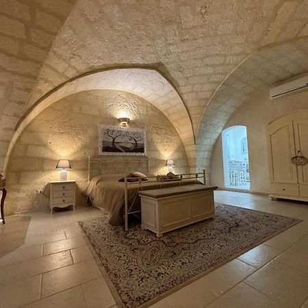 Suite Cavour Luxury Home Taranto Eksteriør billede