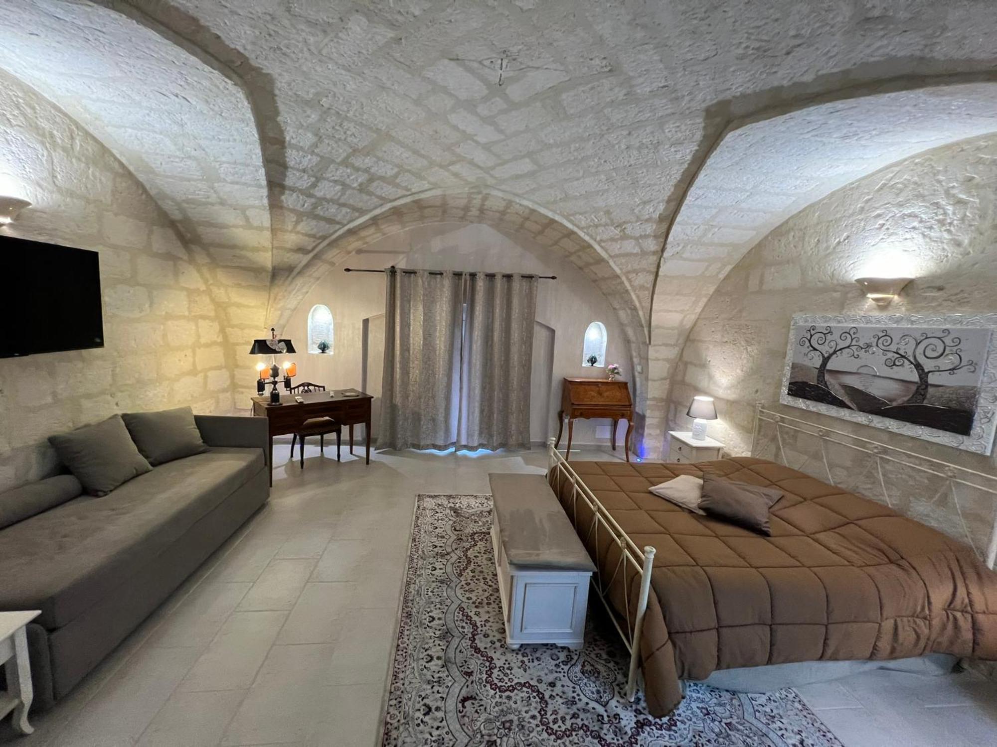 Suite Cavour Luxury Home Taranto Eksteriør billede