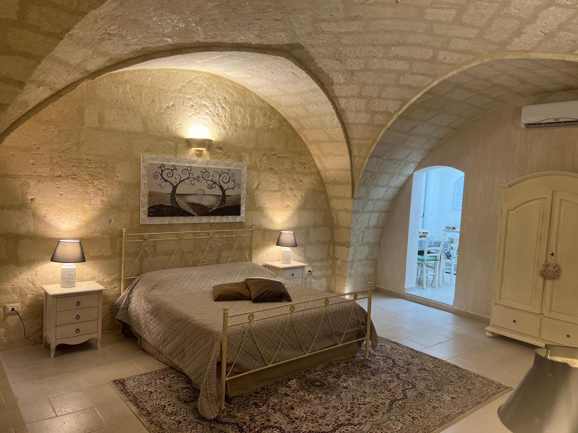 Suite Cavour Luxury Home Taranto Eksteriør billede