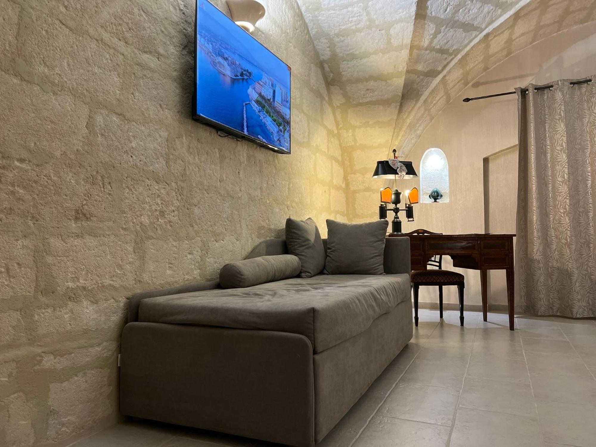 Suite Cavour Luxury Home Taranto Eksteriør billede