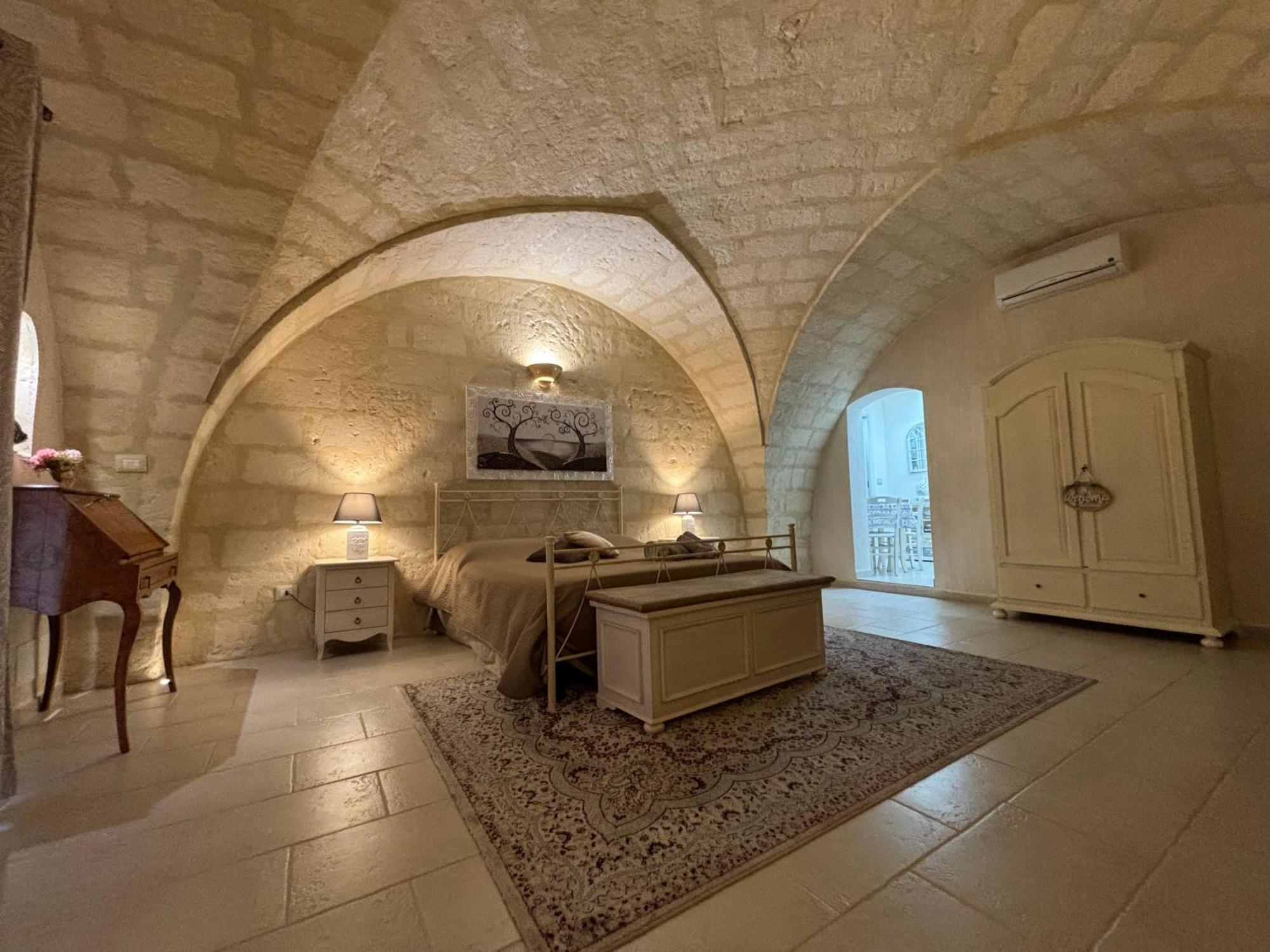 Suite Cavour Luxury Home Taranto Eksteriør billede