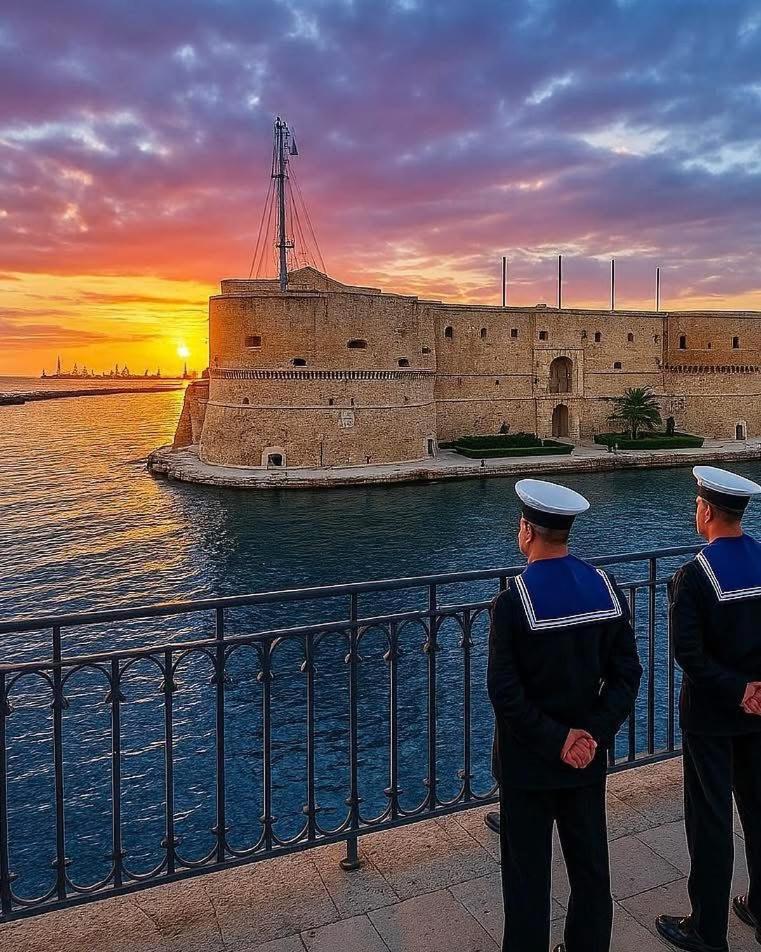 Suite Cavour Luxury Home Taranto Eksteriør billede